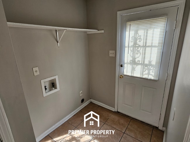 Building Photo - Modern 3BR/2BA Memphis Home | Vaulted Ceilings, Hardwood Floors & Dual Dining