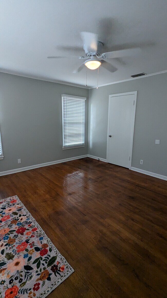 Building Photo - 2417 S Kennedy Ave