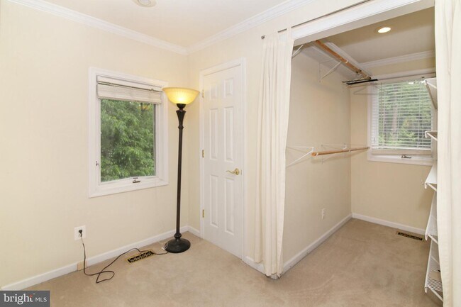 Building Photo - 6431 Fairland St
