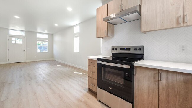 Building Photo - 4128 13th Ave S