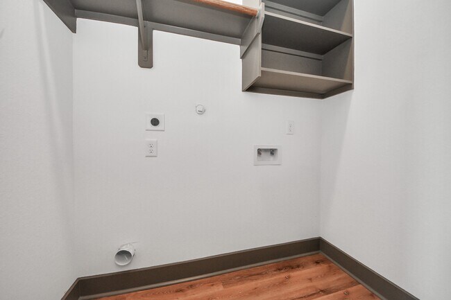 Building Photo - 7925 Ritz St