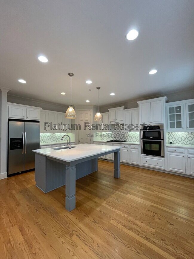 Building Photo - 1875 Adagio Dr
