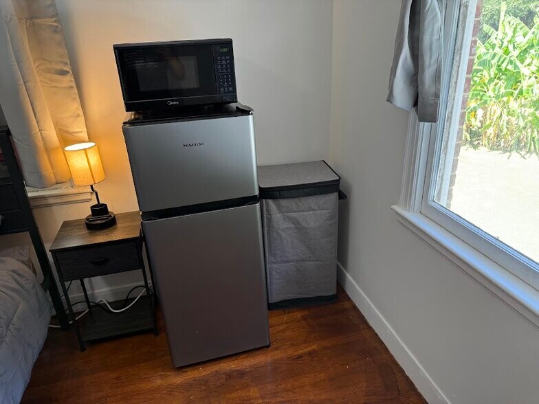 Building Photo - 4400 Lillian Hwy