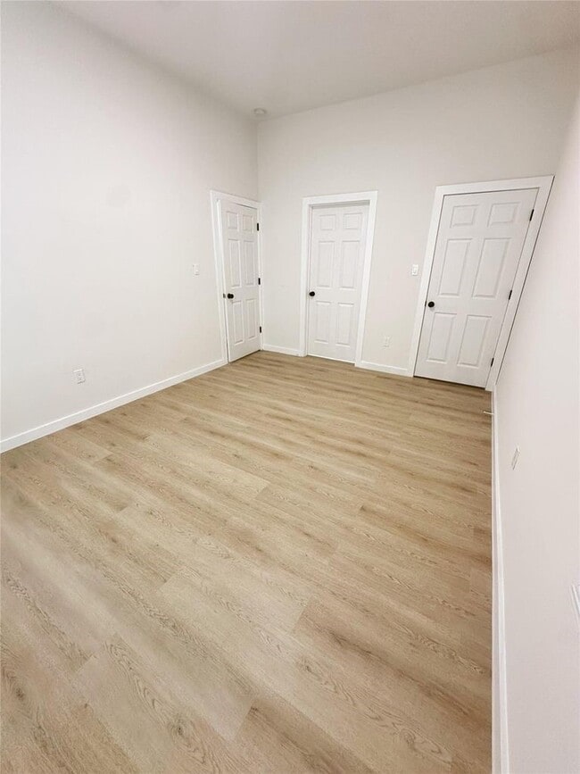 Building Photo - 9705 Garcroft St