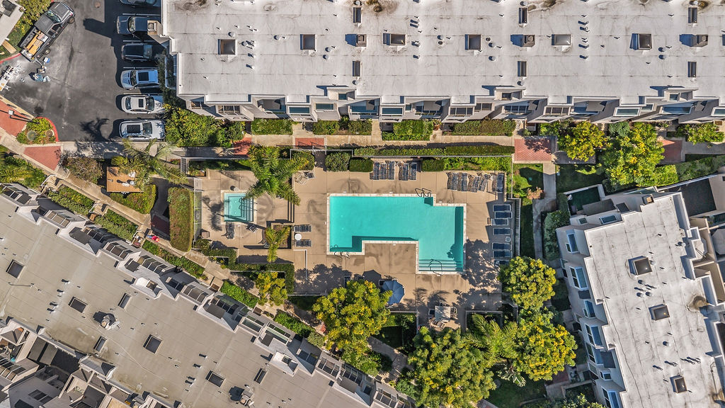 Building Photo - 501 Herondo St