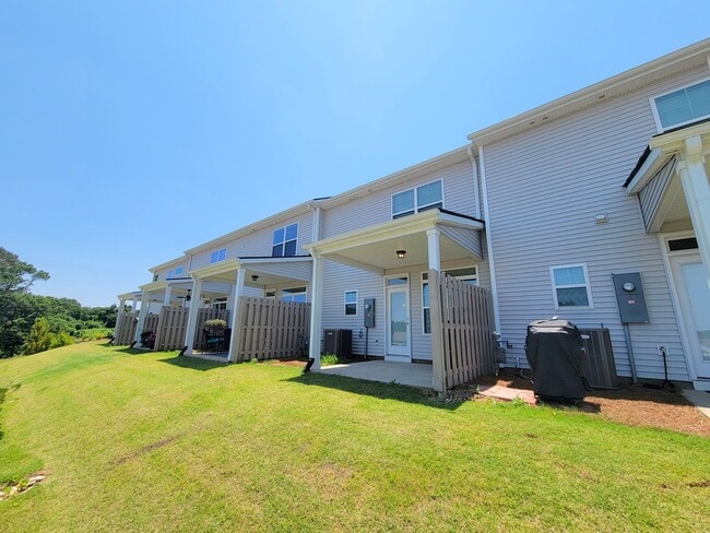 Building Photo - 327 Hollenbeck Pl