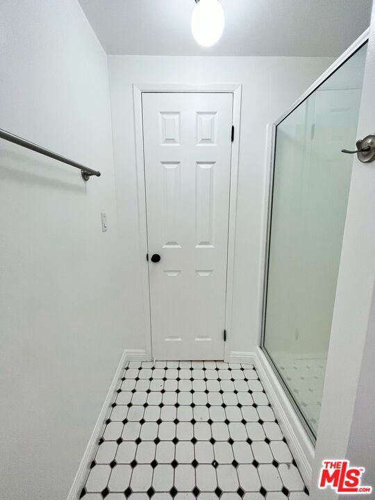 Building Photo - 14744 Magnolia Blvd