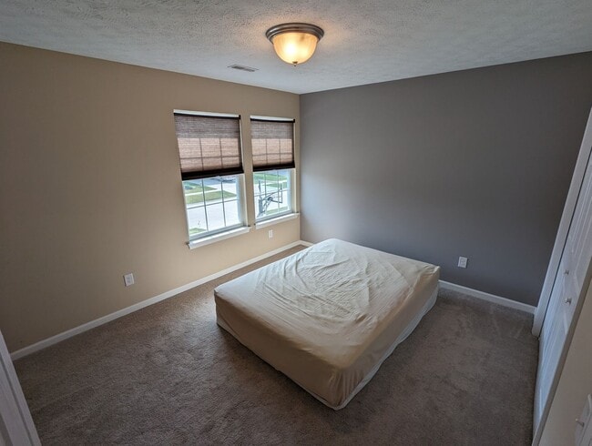 Building Photo - Beautiful 4 Bedroom Home in Amherst Schools.