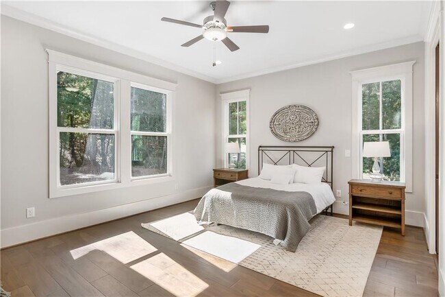 Building Photo - 6 Whisper Pl