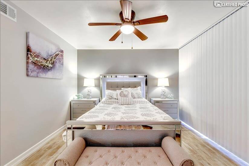 Comfortable bedroom - 701 Kettner Blvd