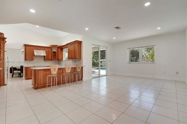 Building Photo - 13550 SW 82nd Ave