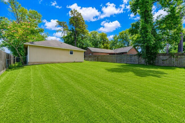 Building Photo - 9550 Thousand Oaks Loop