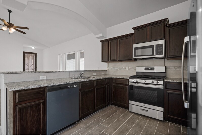 Building Photo - 12832 Linstead Ave