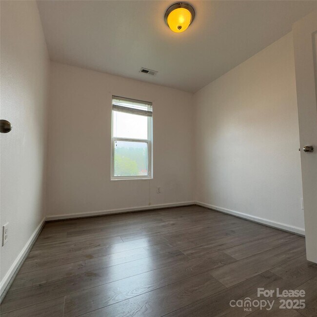 Building Photo - 9013 Maidenhair Ct