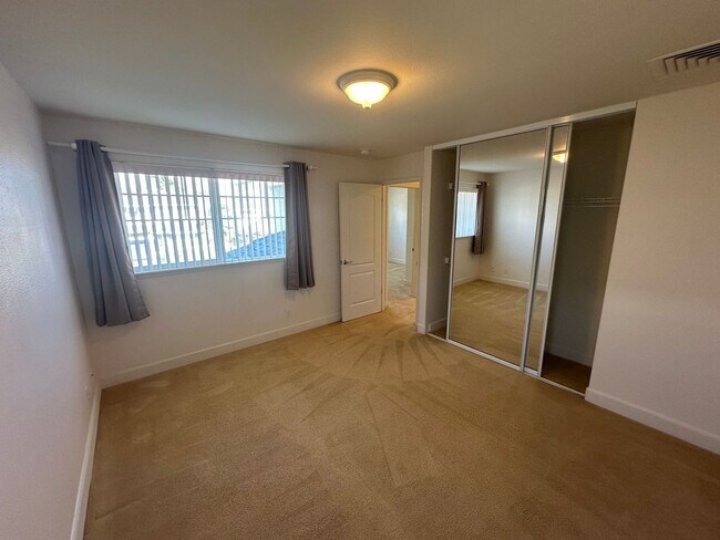 Building Photo - Beautiful 3 BD / 2 BA Townhome in Ko Olina!