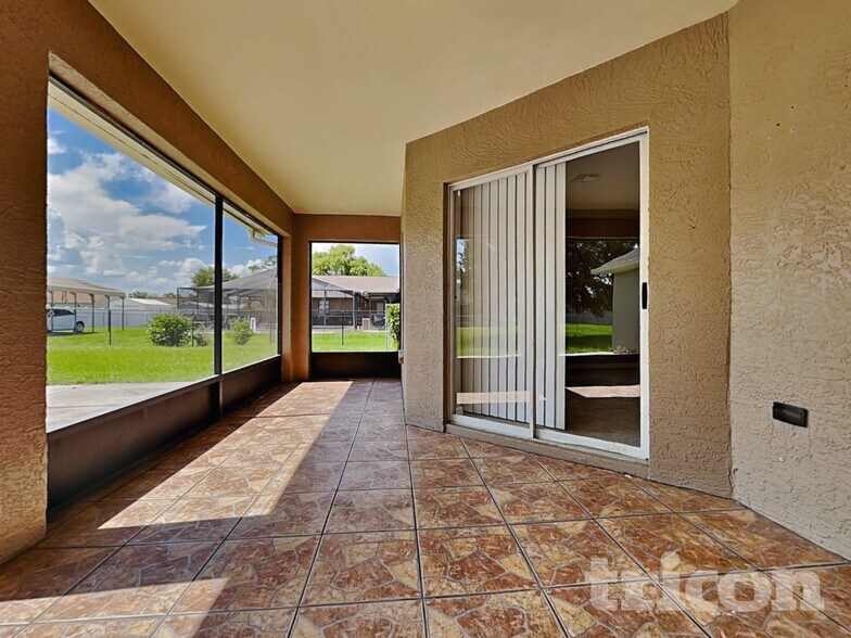 Building Photo - 12339 Palm Ridge Dr