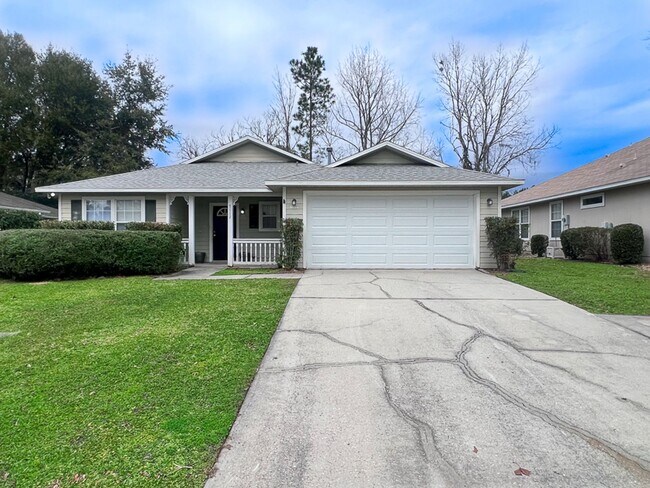 Building Photo - 3BR/2BA Home in Gated Turkey Creek! *Appro...