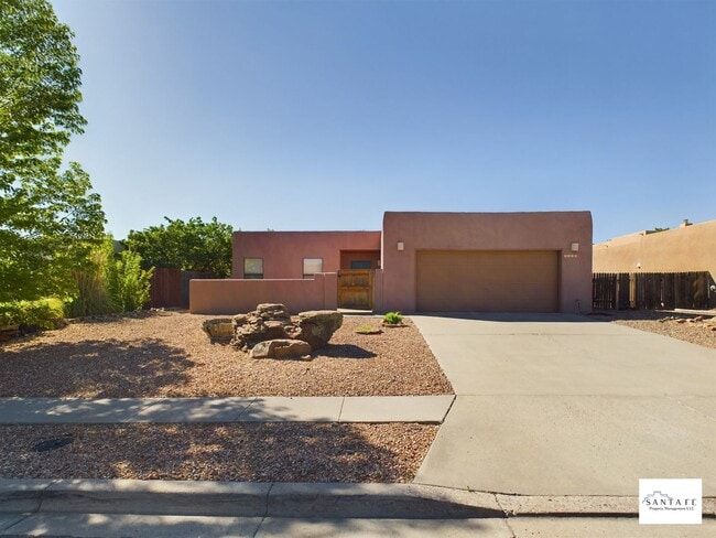 Building Photo - Single Level, single family home Available...