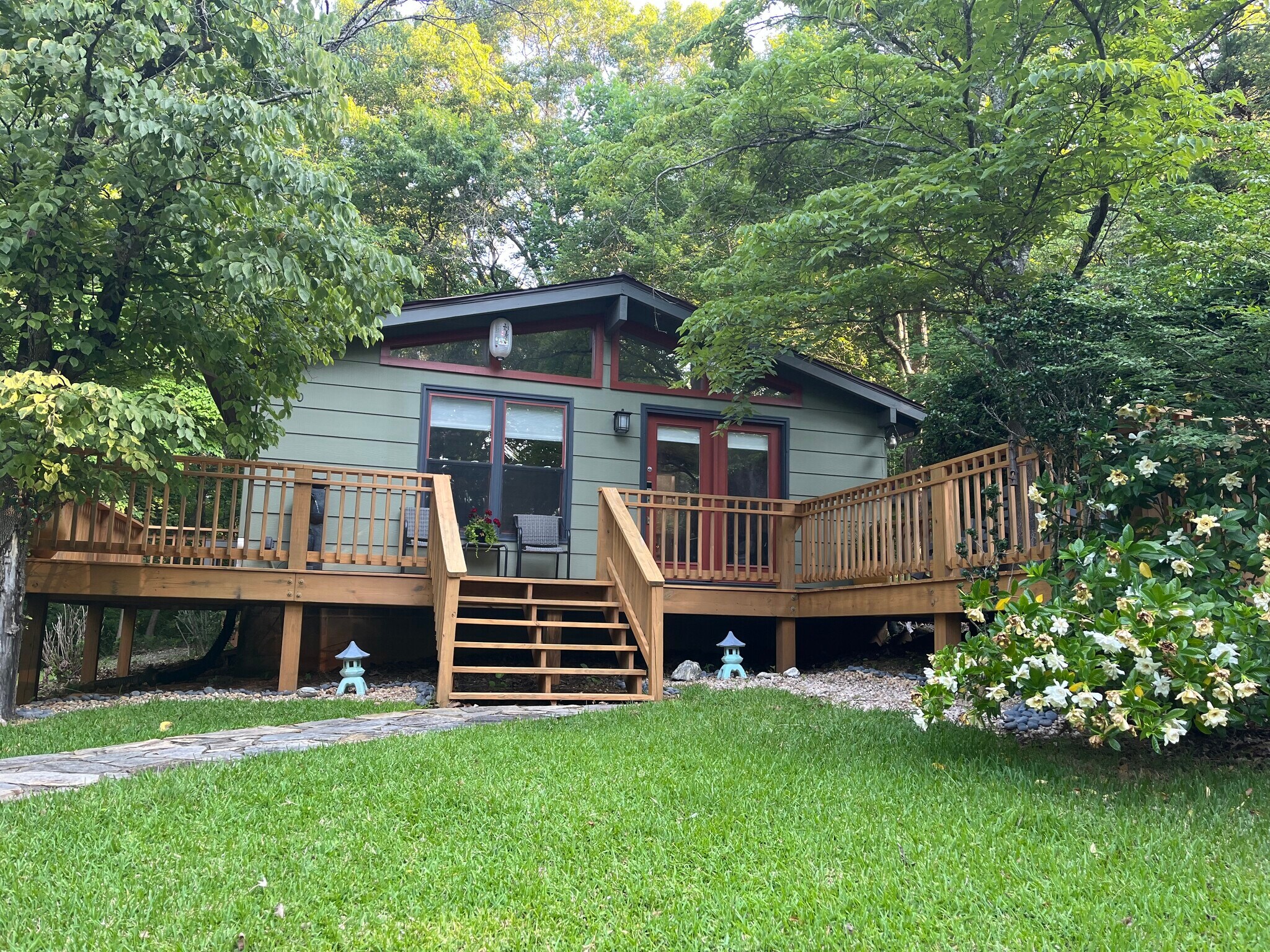 Building Photo - 250 Ridge View Cir