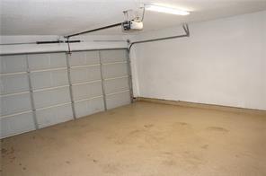 Building Photo - 2912 Charter Oak Dr