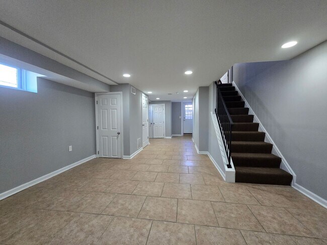 Building Photo - **3 BEDROOM TOWNHOME IN BALTIMORE COUNTY AVAILABLE**