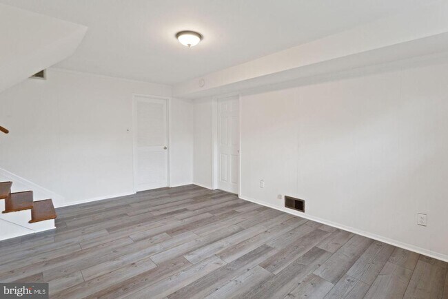 Building Photo - 7106 Jayhawk St
