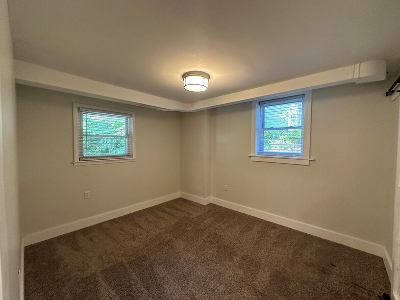 Building Photo - 4529 Golf Park Dr