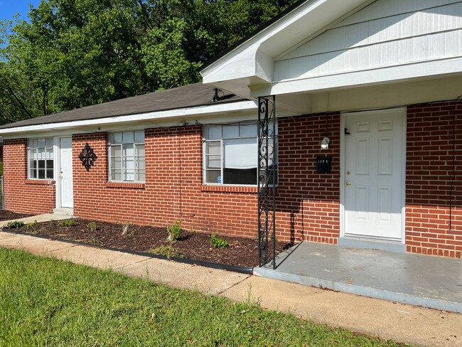 Primary Photo - Delightful 3-Bedroom Duplex