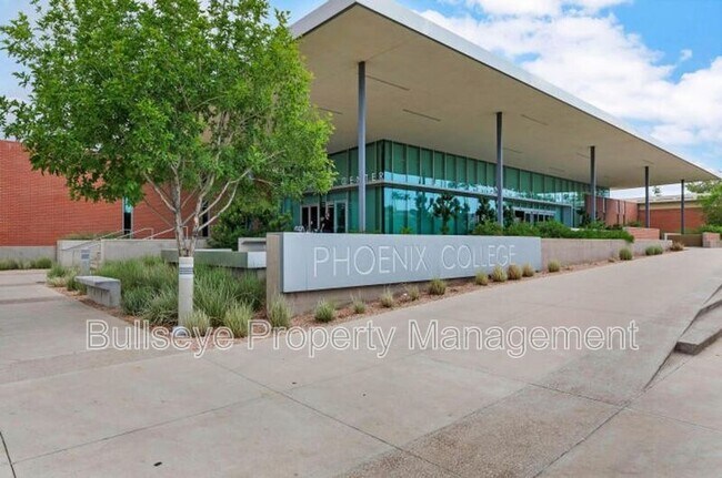 Building Photo - 2917 N 19th Ave