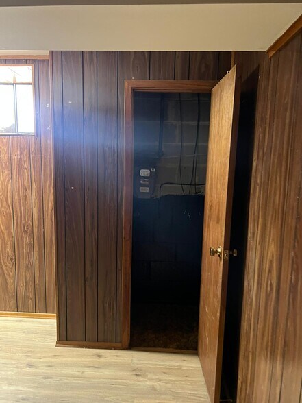 Building Photo - 304 Merrywood Dr