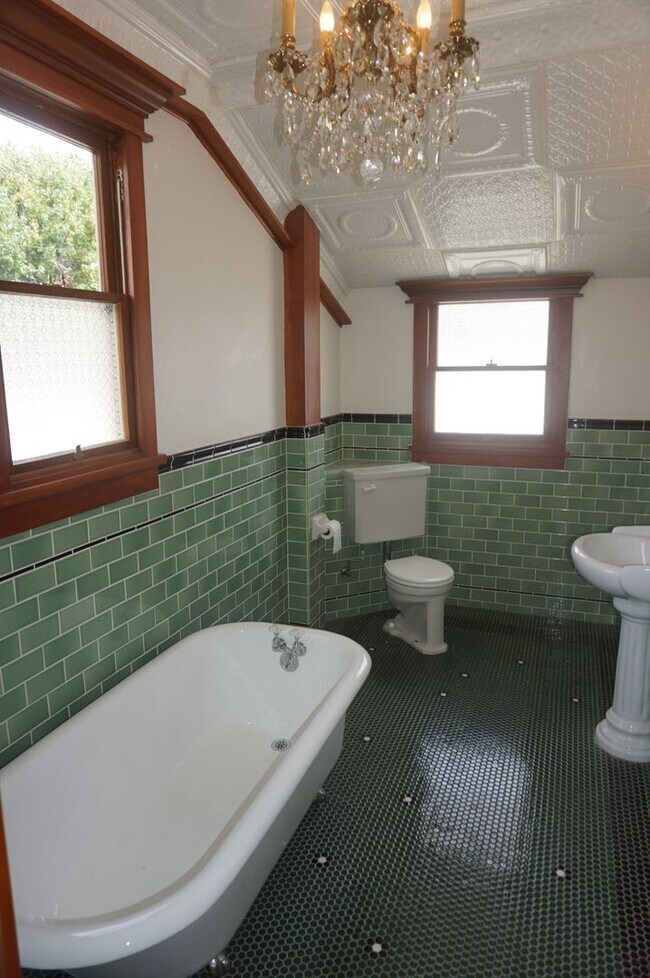 Building Photo - Stunning Historical Home in Old Towne Orange Near Chapman University