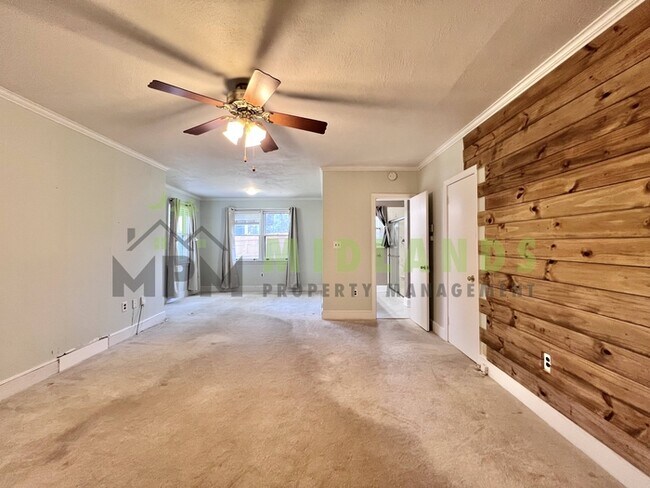 Building Photo - 2417B Clark Street