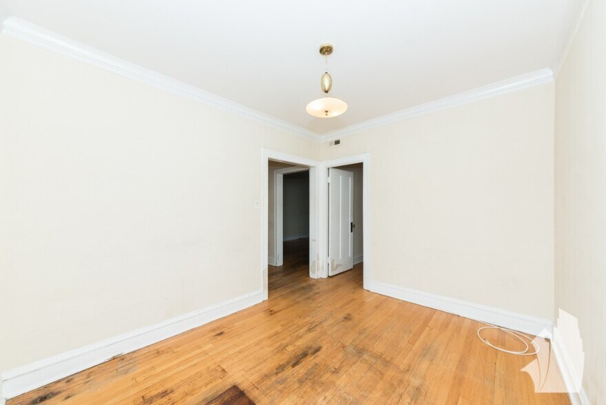 Building Photo - 3710 N Hoyne Ave