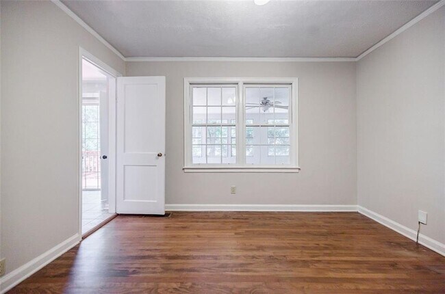 Building Photo - 1716 Beacon Hill Blvd NE