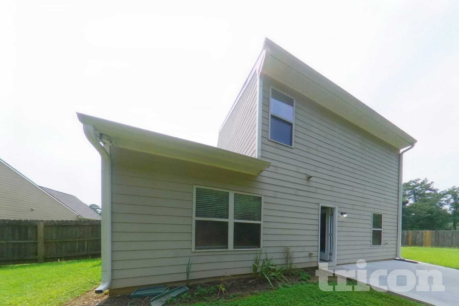 Building Photo - 4118 Lindbergh Wy