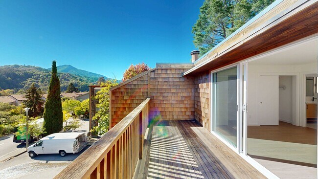 Building Photo - 50 Corte Real