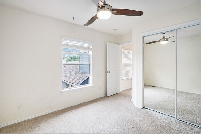 Building Photo - Welcome to this beautifully maintained 4-bedroom, 4-bath home with a dedicated office space