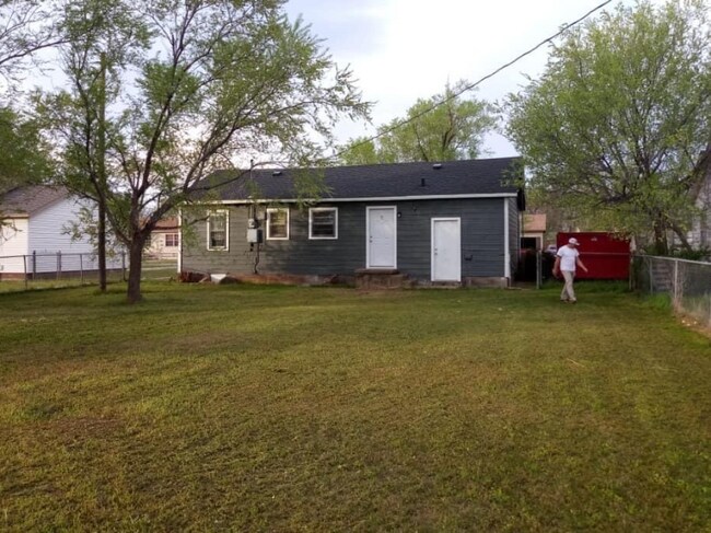 Building Photo - 1015 Eula St