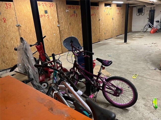 Building Photo - 39-5-39208 208th St