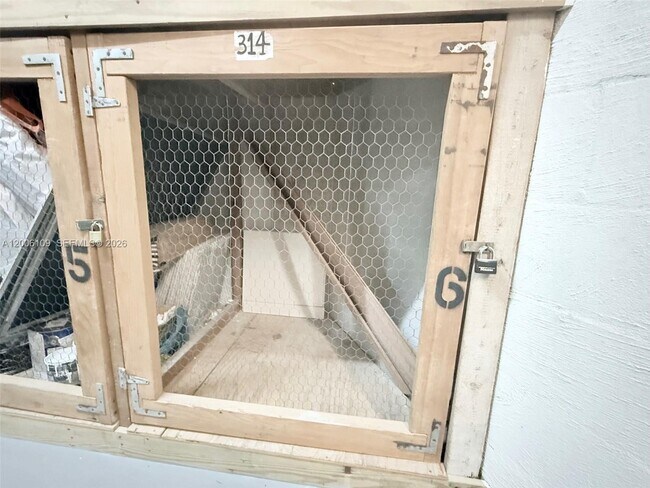 Building Photo - 1400 St Charles Pl