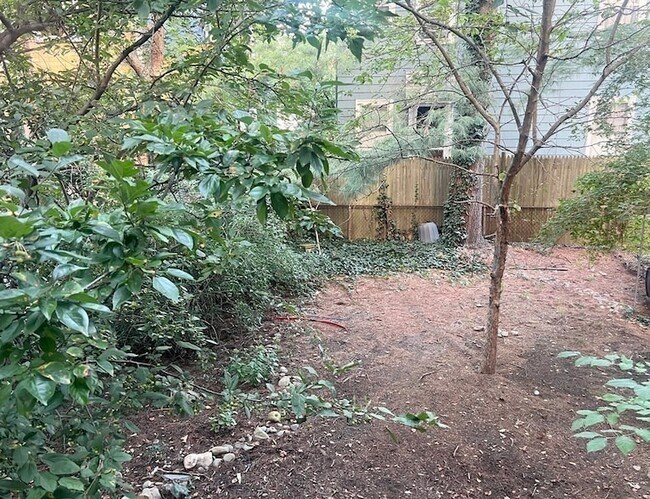 Building Photo - 112 Franklin St