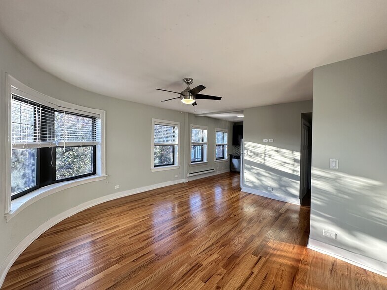 Building Photo - 822 Elm St