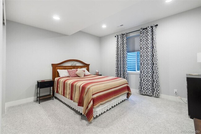 Building Photo - For Rent | $4,395/Month | 5 Bed | 4 Bath