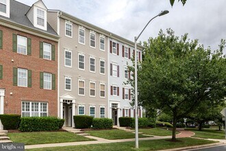 Building Photo - 584 Orchard Ridge Dr