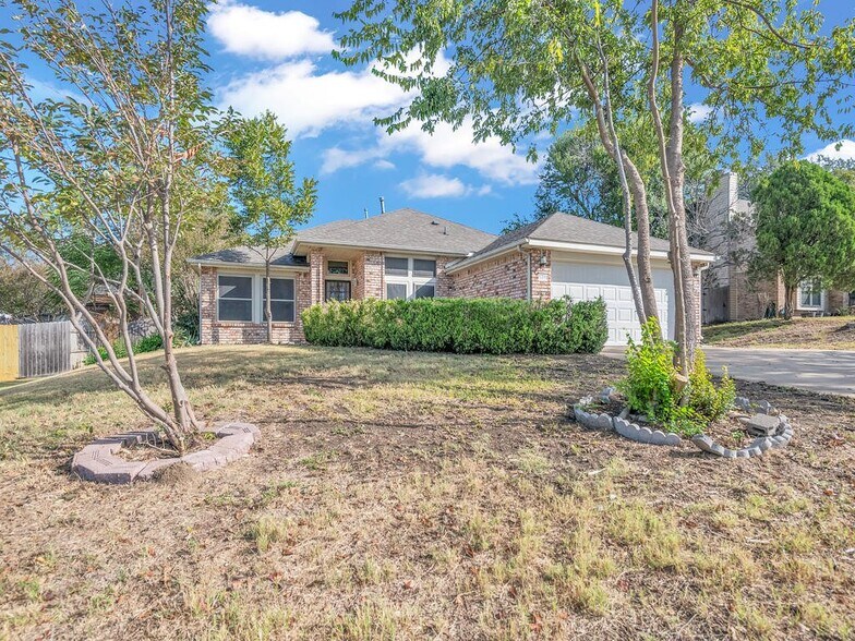 Building Photo - 307 Illinois Dr