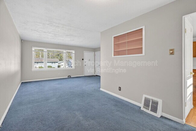 Building Photo - 1108 Renshaw Dr