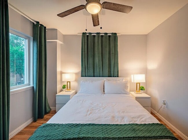 Building Photo - 3601 Anita St