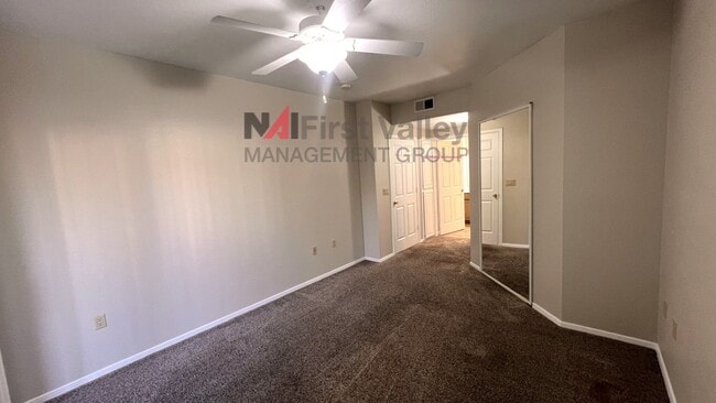 Building Photo - 2 Bedrooms, 2 Baths