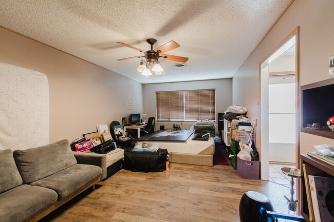 Building Photo - Spacious 3 Bedroom Home with Solar Panels and a Pool