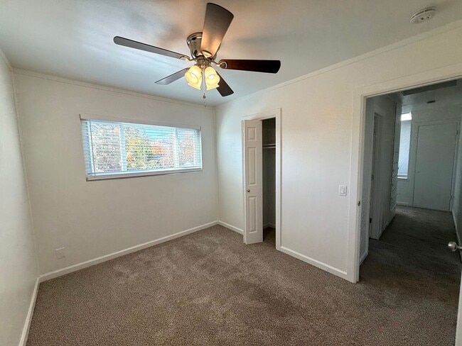 Building Photo - 1431 Johnston Ave